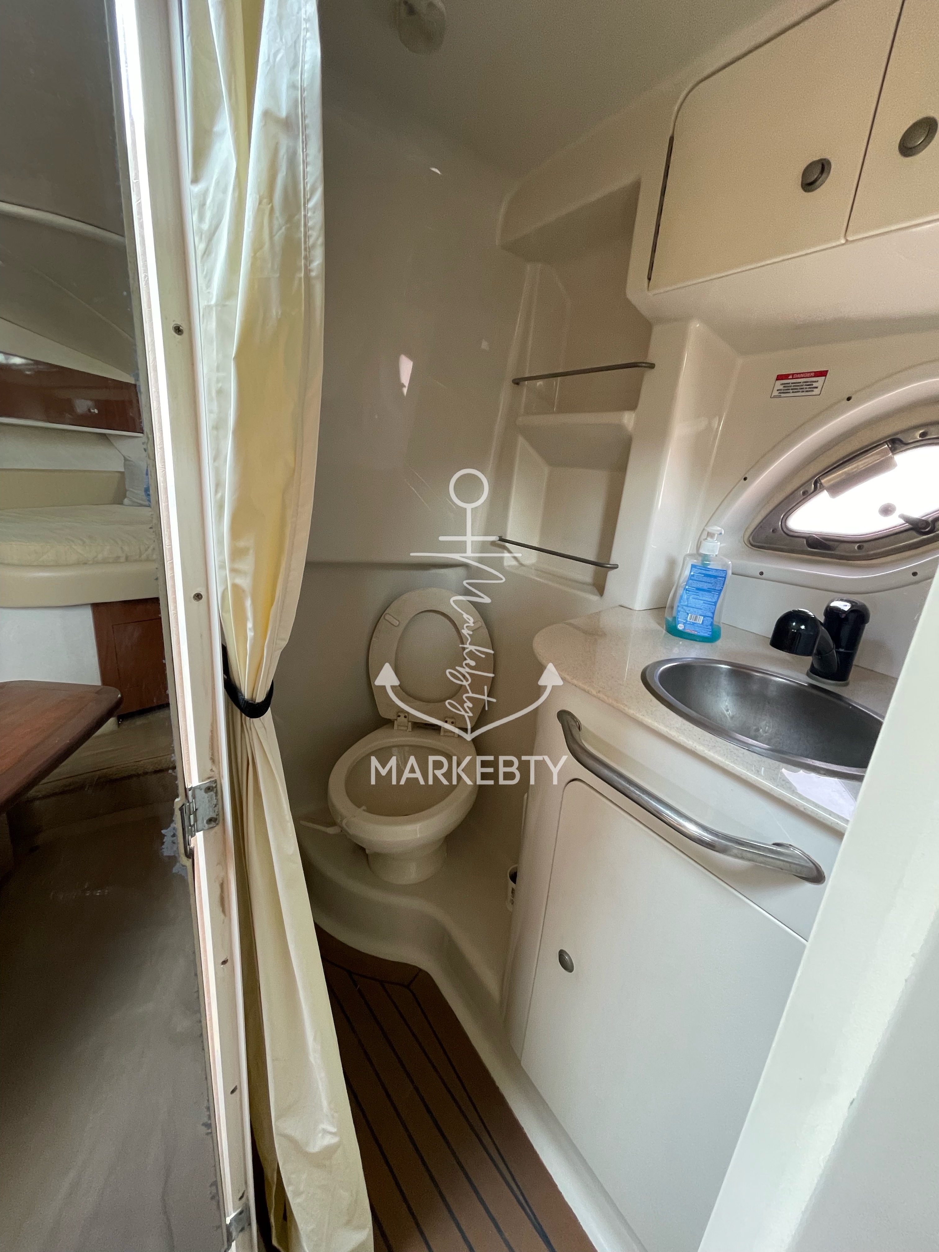 Sea Ray Sundancer 335