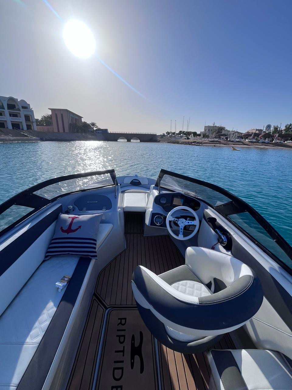 Sea Ray 18