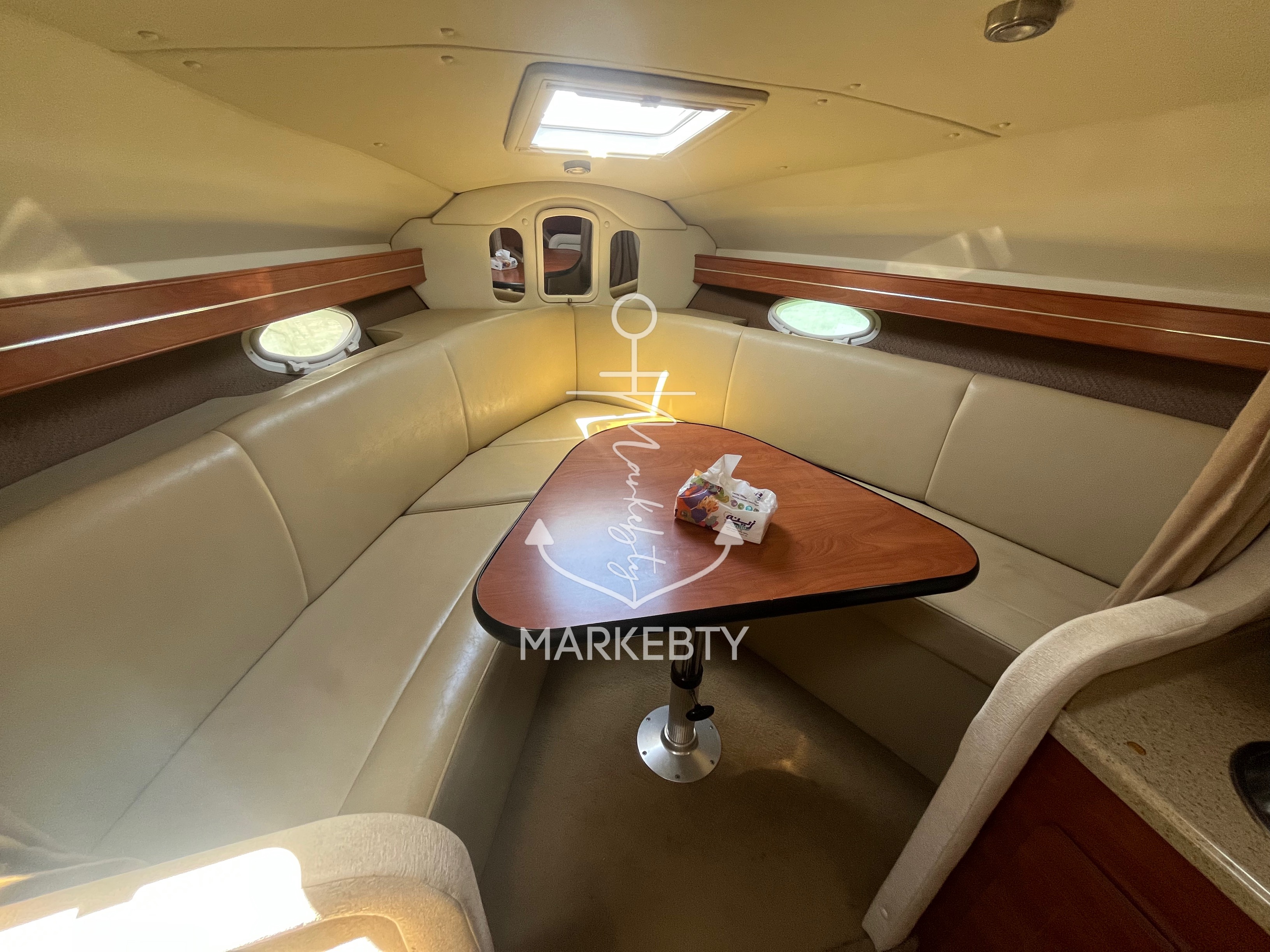 Rinker Fiesta Vee 300