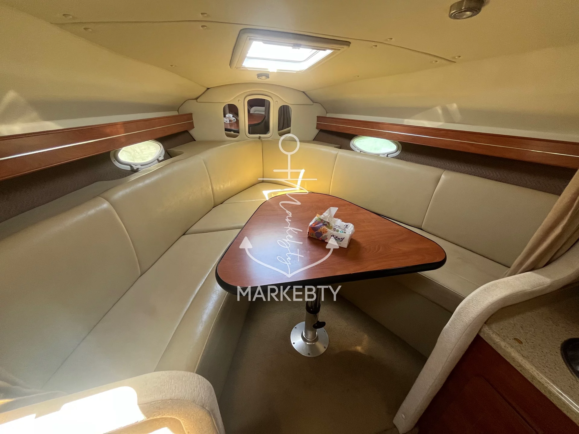 Rinker Fiesta Vee 300