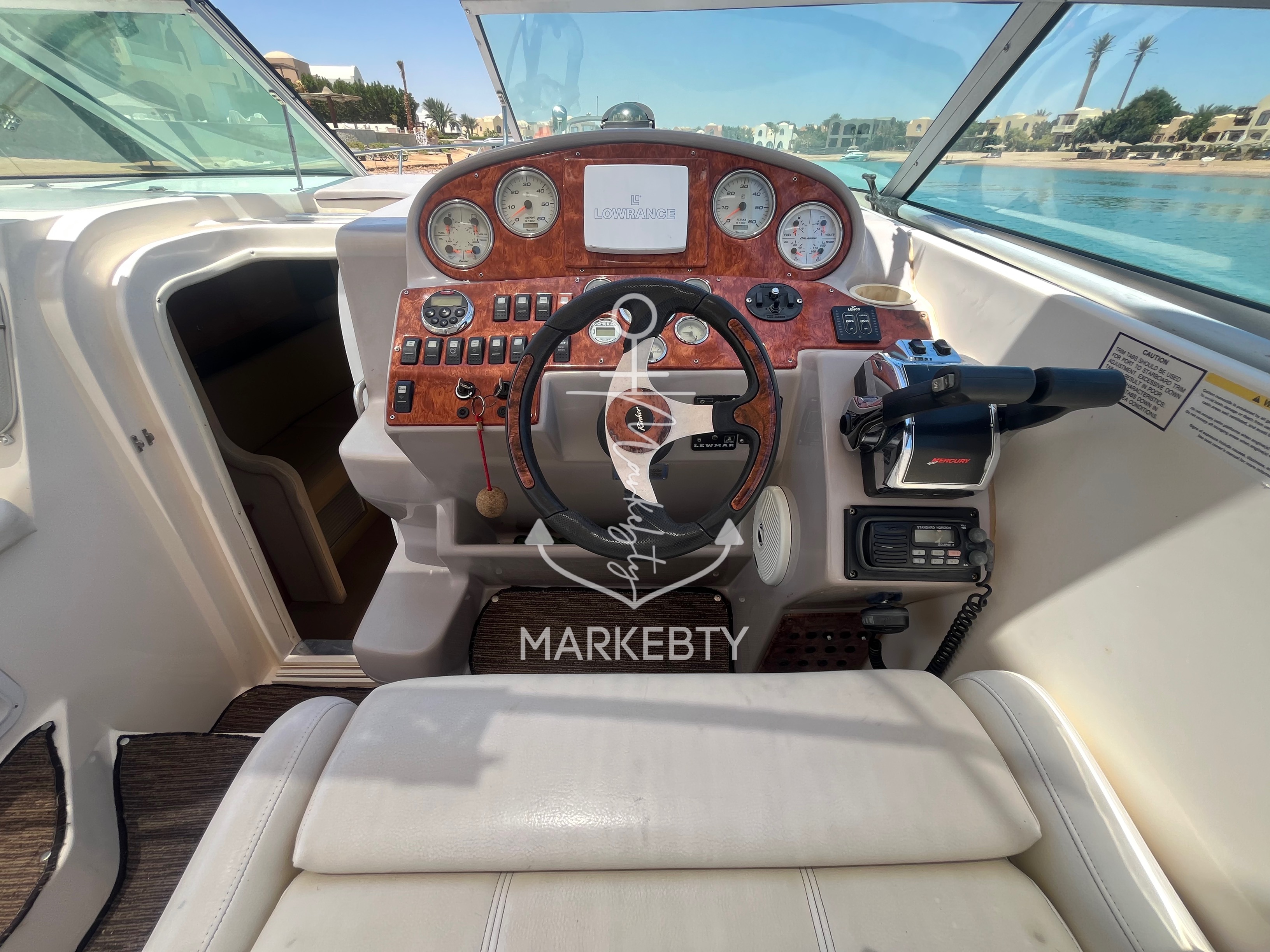 Rinker Fiesta Vee 300