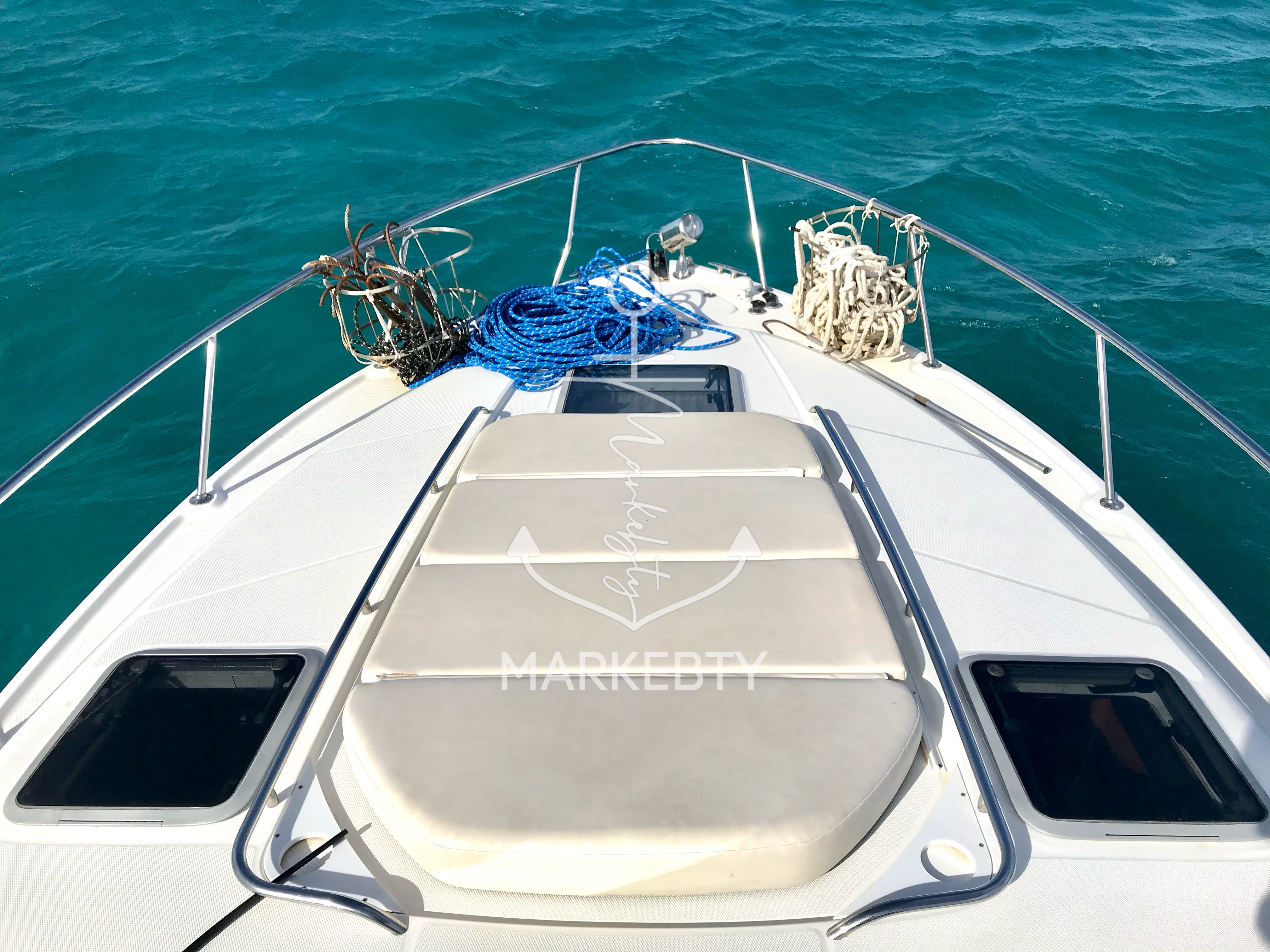 Chaparral Signature 330