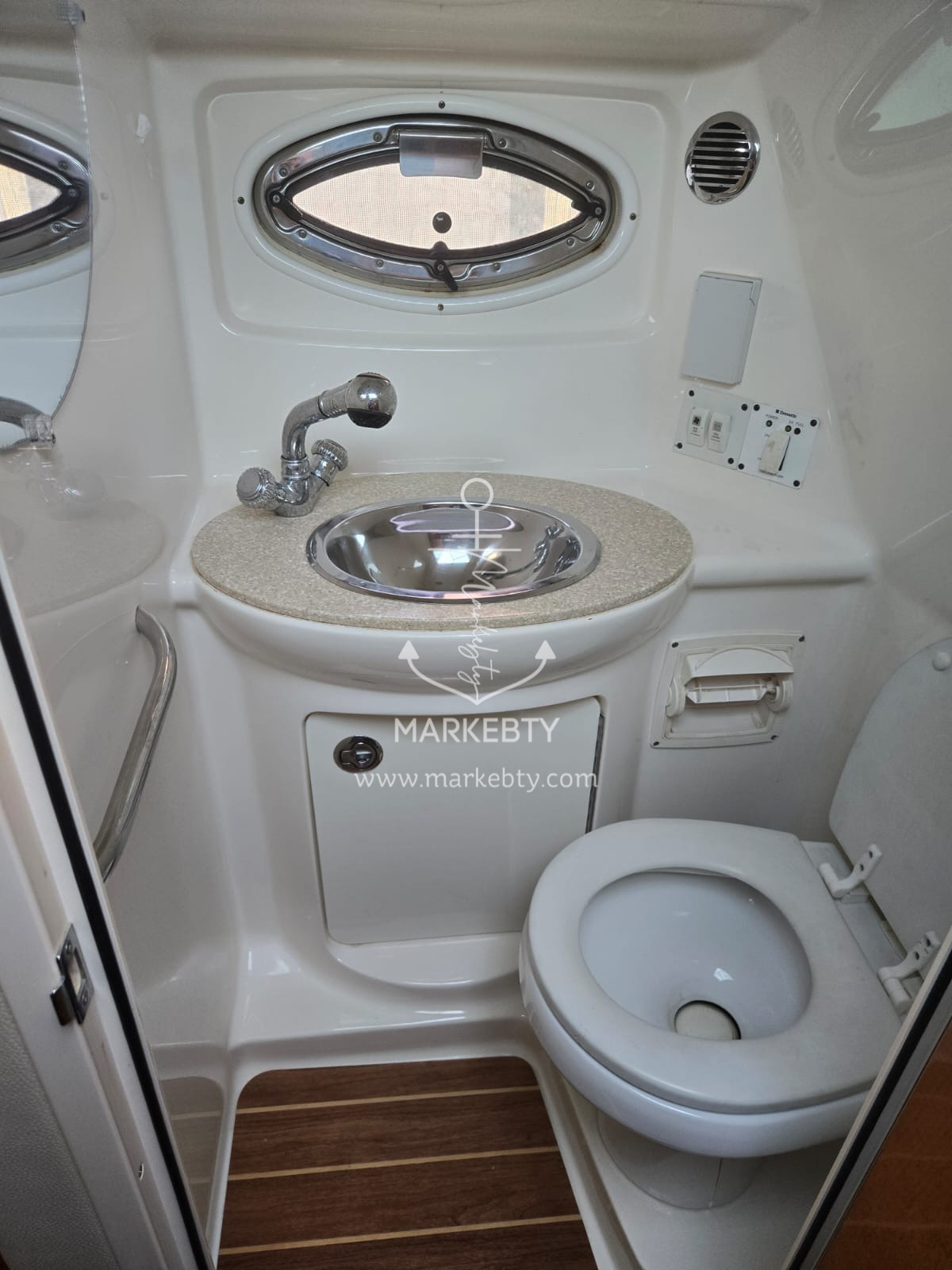 Chaparral Signature 270