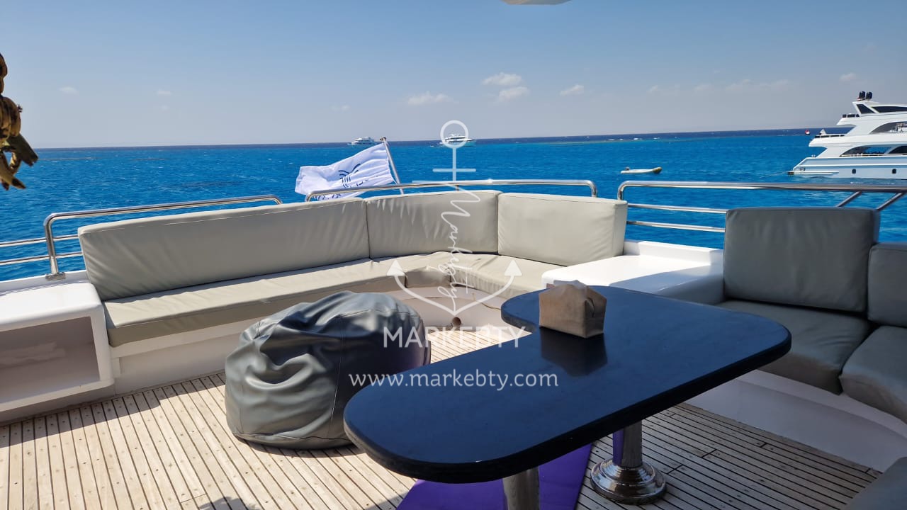 Custom Liveaboard 120