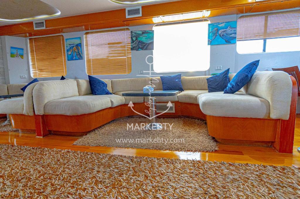 Custom Liveaboard 120