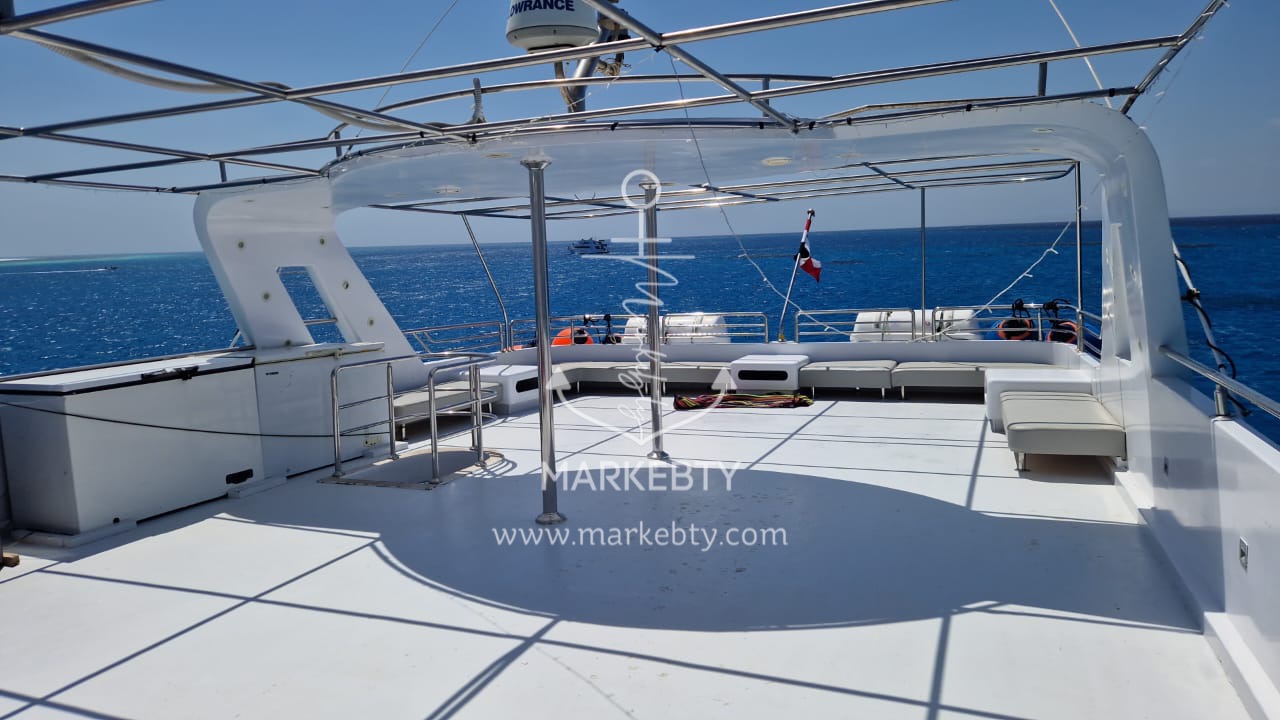 Custom Liveaboard 120