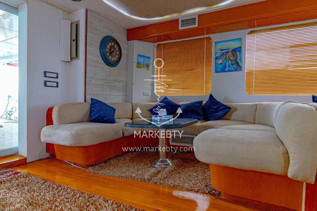 Custom Liveaboard 120