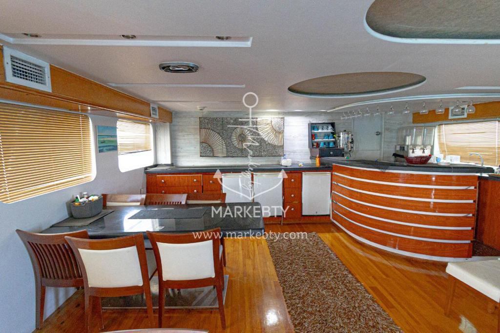 Custom Liveaboard 120