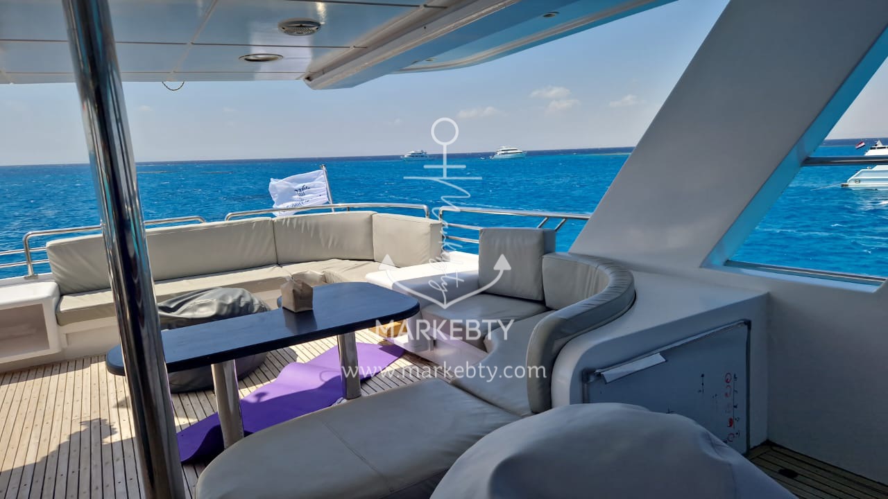 Custom Liveaboard 120