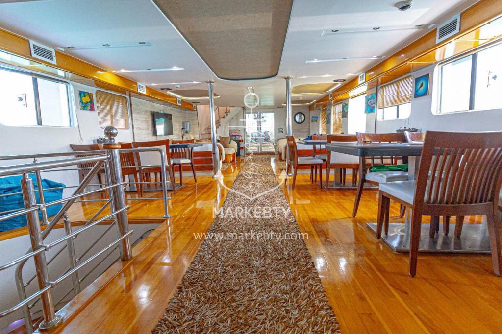 Custom Liveaboard 120