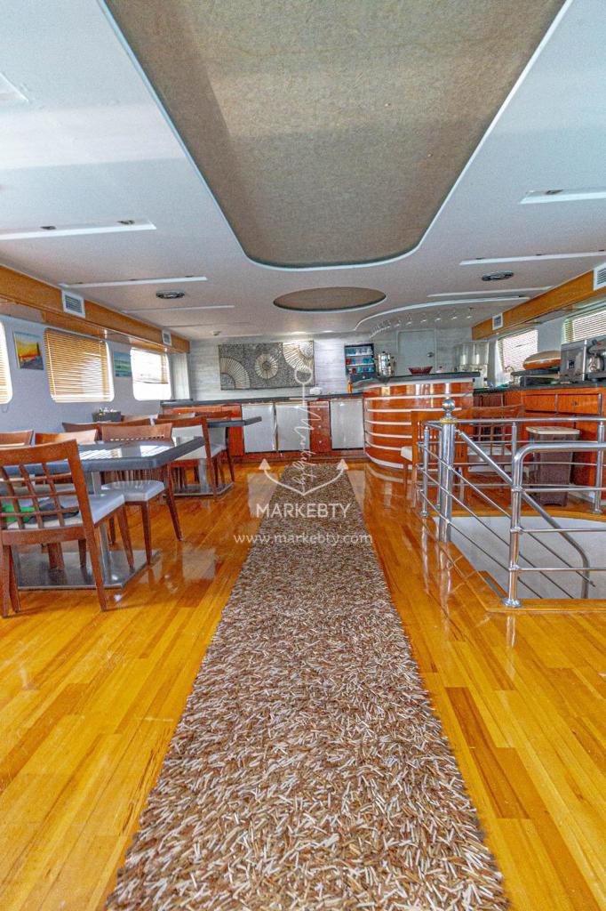 Custom Liveaboard 120